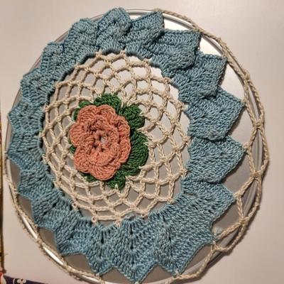 VINTAGE POT HOLDERS, TEA TOWELS AND PILLOW CASES