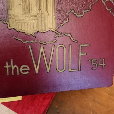 Lot 5 Books 4 Yearbooks The Wolf New Orleans + Columbia Encyclopedia