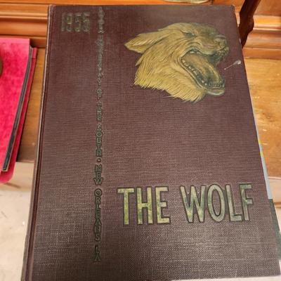 Lot 5 Books 4 Yearbooks The Wolf New Orleans + Columbia Encyclopedia