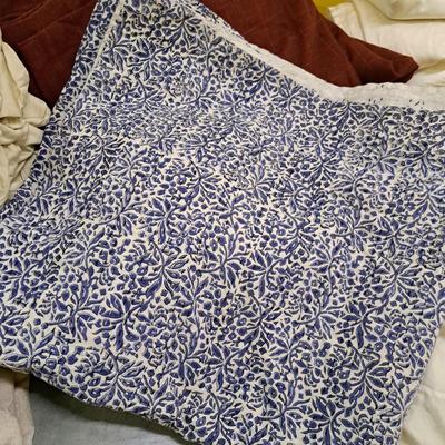 Collection of King Linens, Duvets & Blankets (2058F-SD)