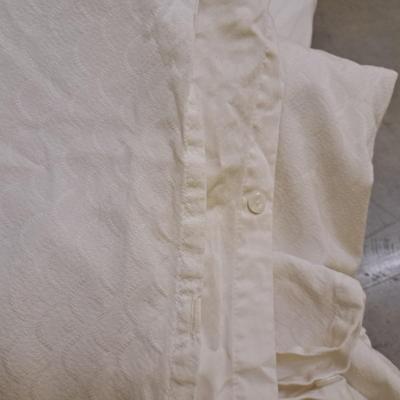 Collection of King Linens, Duvets & Blankets (2058F-SD)