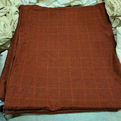 Collection of King Linens, Duvets & Blankets (2058F-SD)