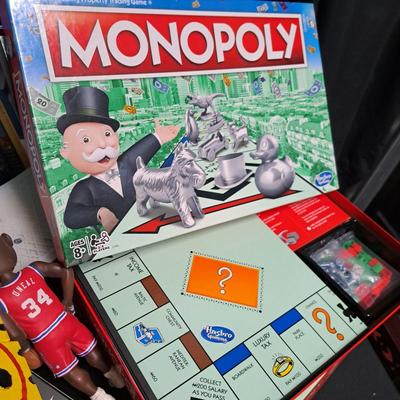 Wonderful Giant Pokemon Penguin, Shaquille, Penny Skateboard, Monopoly & More! (1020-SD)