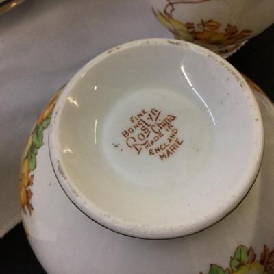 Roslyn Fine China England Marie Pattern