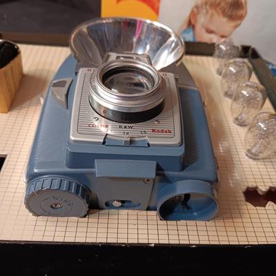KODAK BROWNIE FLASH 20 CAMERA WITH BOX AND MANUAL