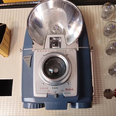 KODAK BROWNIE FLASH 20 CAMERA WITH BOX AND MANUAL