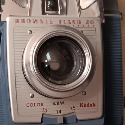 KODAK BROWNIE FLASH 20 CAMERA WITH BOX AND MANUAL