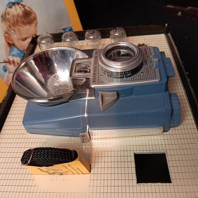 KODAK BROWNIE FLASH 20 CAMERA WITH BOX AND MANUAL