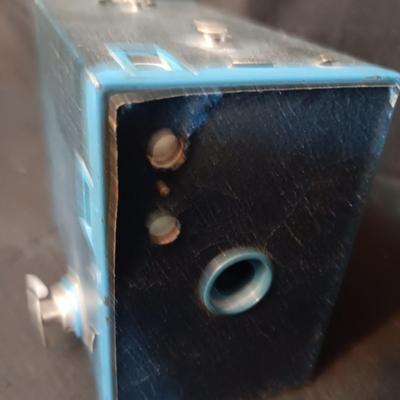 KODAK NO 2A BROWNIE BOX CAMERA