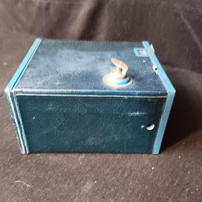 KODAK NO 2A BROWNIE BOX CAMERA