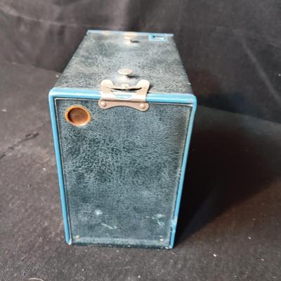 KODAK NO 2A BROWNIE BOX CAMERA