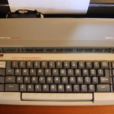 Smith Corona Memory Correct 300 - Tested