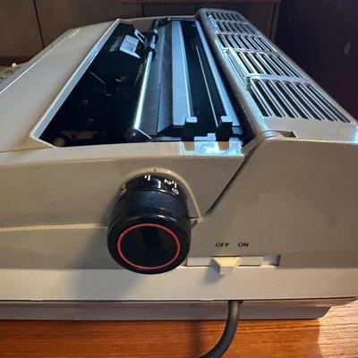 Smith Corona Memory Correct 300 - Tested