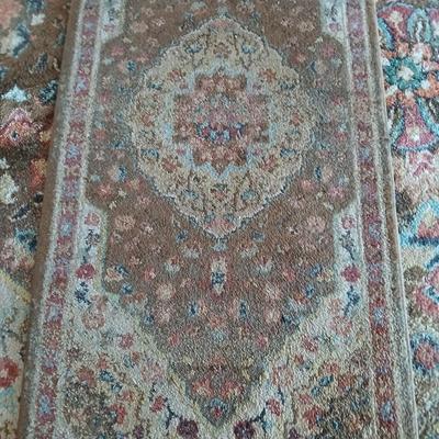 Large 7' x 10' area rug with matching runner