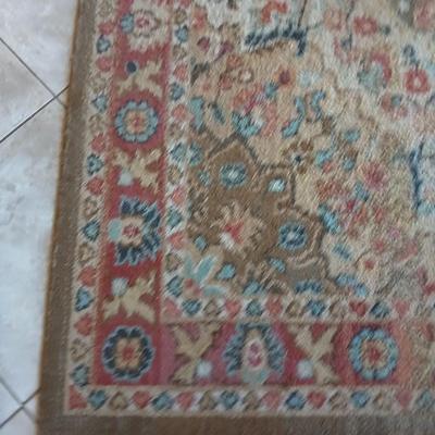 Large 7' x 10' area rug with matching runner