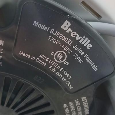 Oster 12 speed blender with a nice Compact Breville Juice Fountain