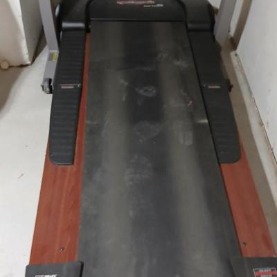 Nice pro-form 860 Quiet treadmill Spacesaver! Working condition