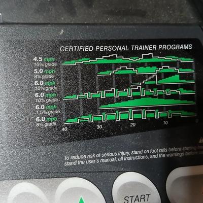 Nice pro-form 860 Quiet treadmill Spacesaver! Working condition