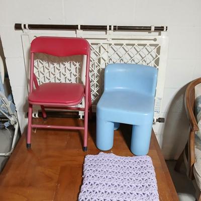 Children's chairs and a child gate