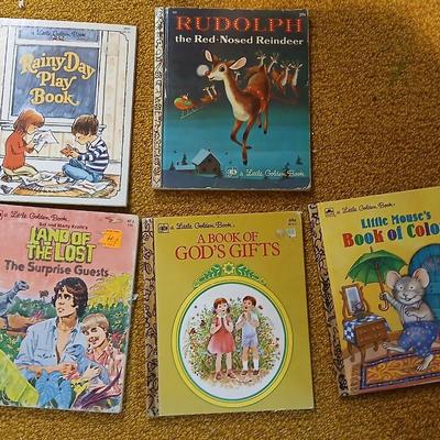 Assortment of books - Little Golden - Dr. seuss - snoopy and other great titles from yesterday!