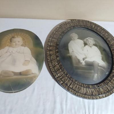 Antique Convex round photo frame with portraits - 1909