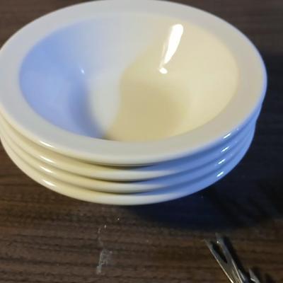 Vintage electric Oster fondu pot with skewers, knives and six nice Homer Laughlin bowls