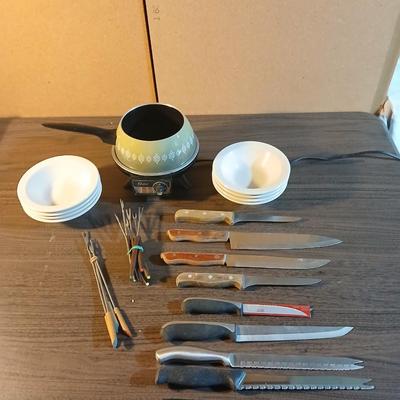 Vintage electric Oster fondu pot with skewers, knives and six nice Homer Laughlin bowls