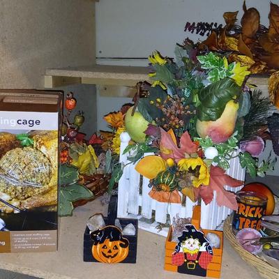 Thanksgiving - Fall & a little Halloween Decorations with Arthur Court salad serving spoons