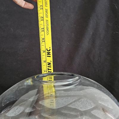 Large art deco glass bowl / vase - vase with bear on it and two candles