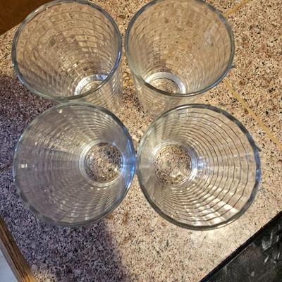 Glass water pitcher with 4 matching glasses