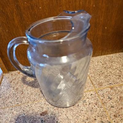 Glass water pitcher with 4 matching glasses