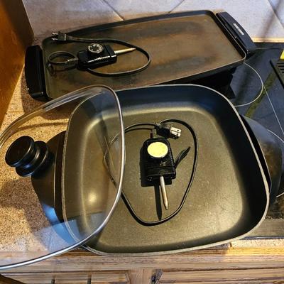 Electric skillet and electric griddle
