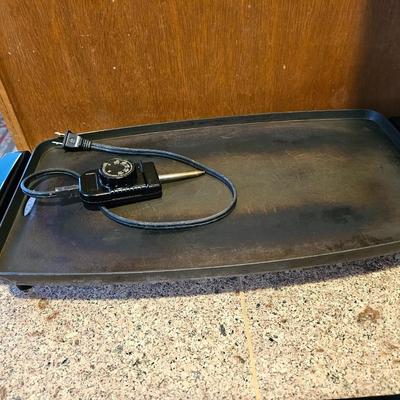 Electric skillet and electric griddle