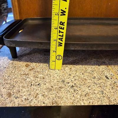 Electric skillet and electric griddle