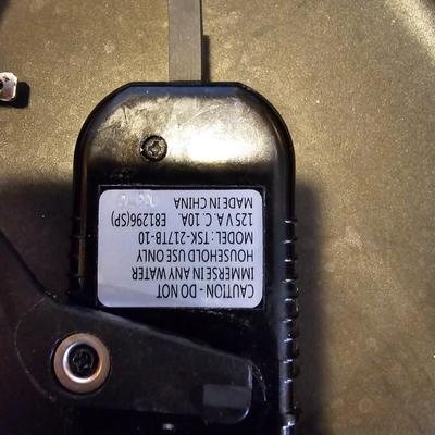 Electric skillet and electric griddle