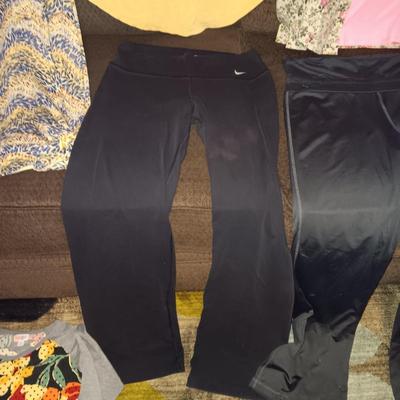 LADIES CLOTHES SIZE MEDIUM