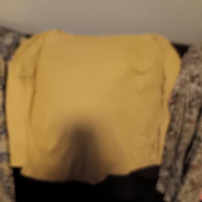 LADIES CLOTHES SIZE MEDIUM