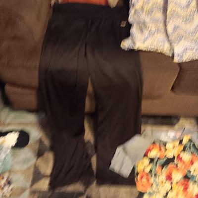 LADIES CLOTHES SIZE MEDIUM