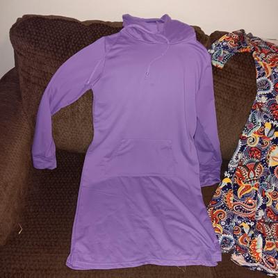 LADIES CLOTHES SIZE MEDIUM