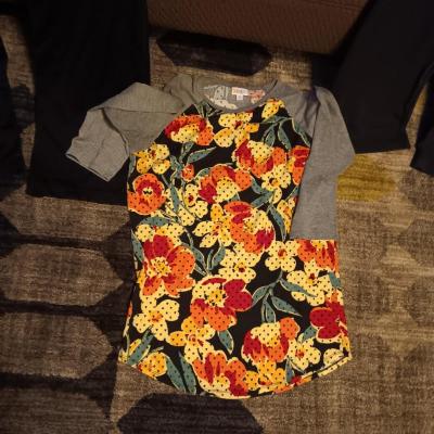 LADIES CLOTHES SIZE MEDIUM