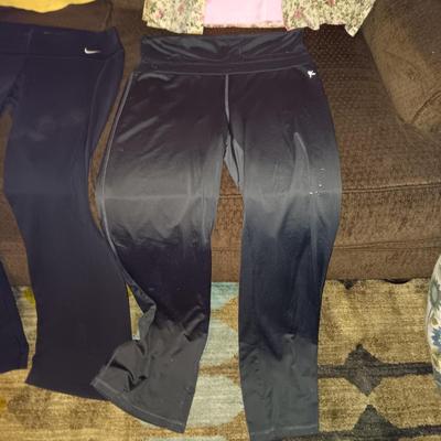 LADIES CLOTHES SIZE MEDIUM