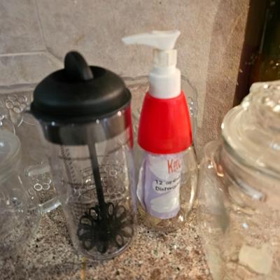 Vidalia chop wizard with attachments - new Dish soap dispenser - measuring cup and other kitchen necessities