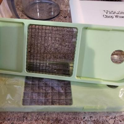 Vidalia chop wizard with attachments - new Dish soap dispenser - measuring cup and other kitchen necessities