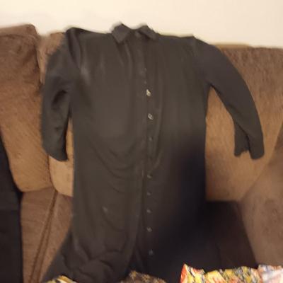 LADIES CLOTHES SIZE SMALL