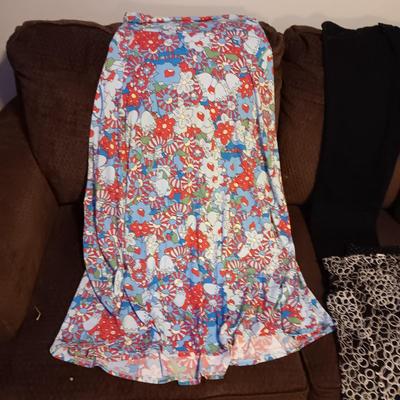 LADIES CLOTHES SIZE SMALL