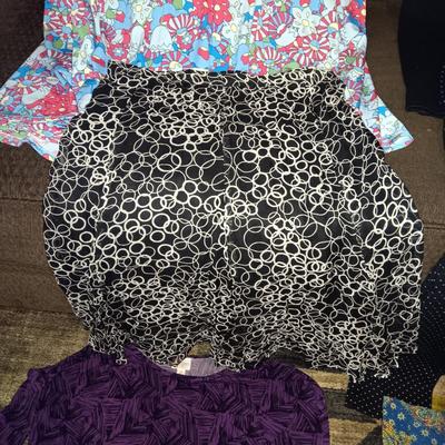LADIES CLOTHES SIZE SMALL