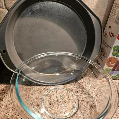 Let's bake some treats! Silicone pie dishes - cupcake pan - perfect cookie - and more