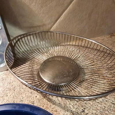 Let's bake some treats! Silicone pie dishes - cupcake pan - perfect cookie - and more