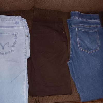 LADIES JEANS SEE PICS FOR SIZES