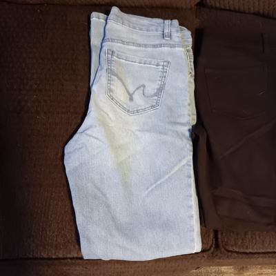 LADIES JEANS SEE PICS FOR SIZES